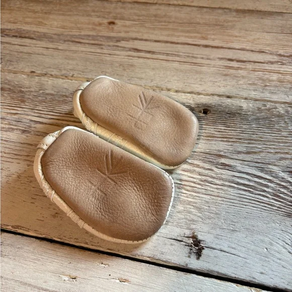 Freshly Picked Ivory Lace Ballet Slipper - Picture 2 of 4